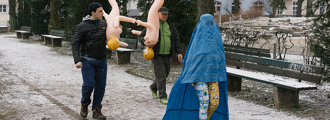 In the Name of Scheherazade or the First Beergarden in Tehran (Iran, Allemagne)